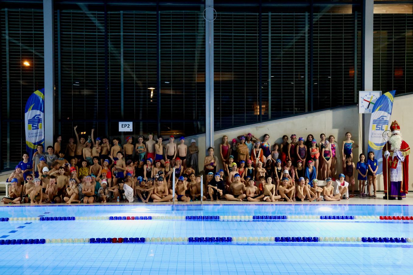 ✨Un moment magique au Swimming Luxembourg le samedi 7 décembre 2024 à la piscine Belair ! 🏊‍♂️🎉